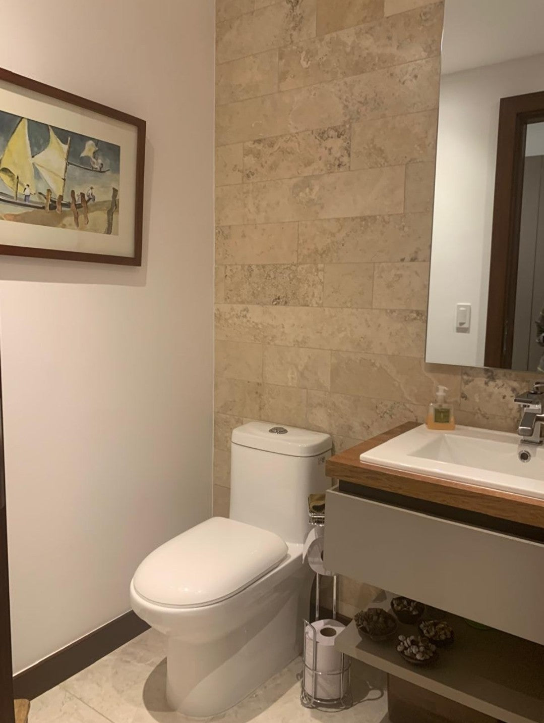 SE VENDE DEPARTAMENTO EN TUMBACO.