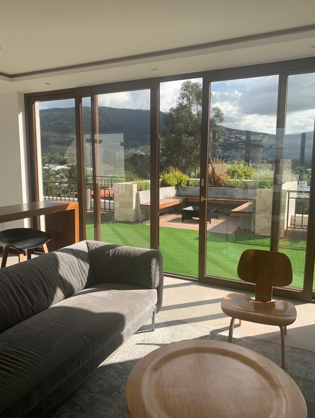 SE VENDE DEPARTAMENTO EN TUMBACO.