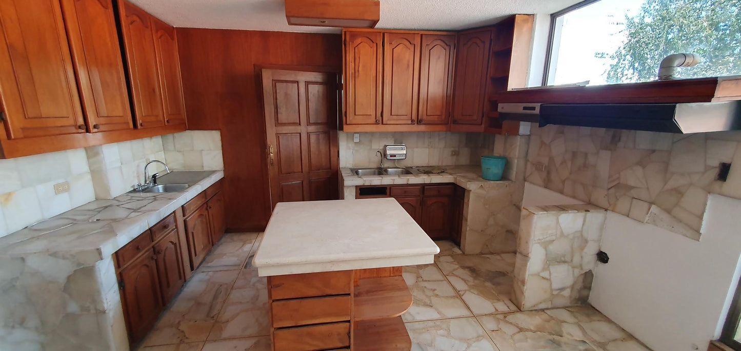 Se Vende Edificio en El Sector de La Av El Inca