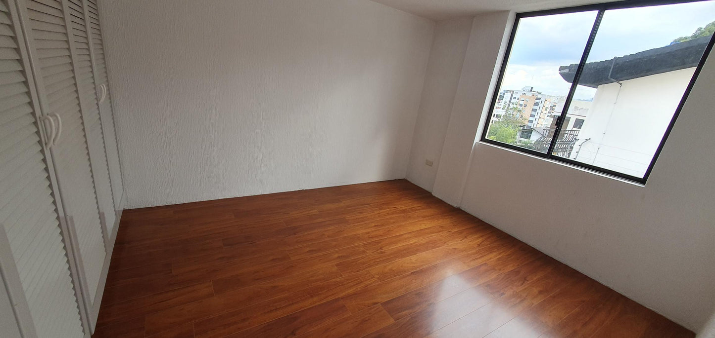 SE VENDE DEPARTAMENTO DUPLEX SECTOR MARIANO TURREY Y MARCOS JOFRE.