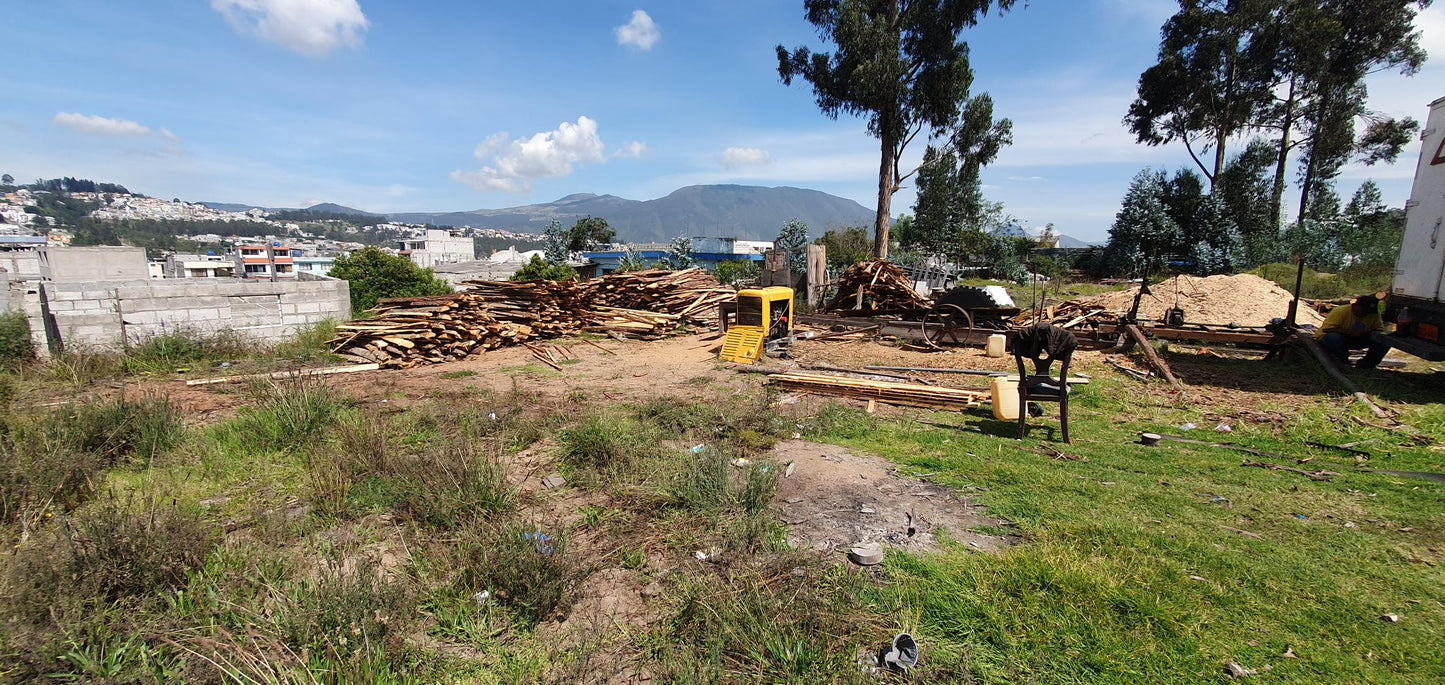 Se VSE VENDE TERRENO EN CALDERON- Cerca a La Entrada del Puente a Carapungo