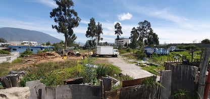 Se VSE VENDE TERRENO EN CALDERON- Cerca a La Entrada del Puente a Carapungo