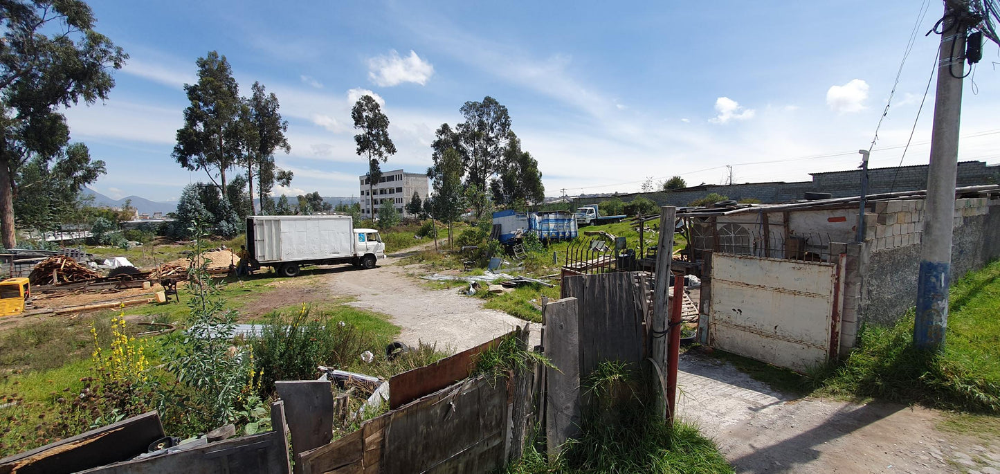 Se VSE VENDE TERRENO EN CALDERON- Cerca a La Entrada del Puente a Carapungo