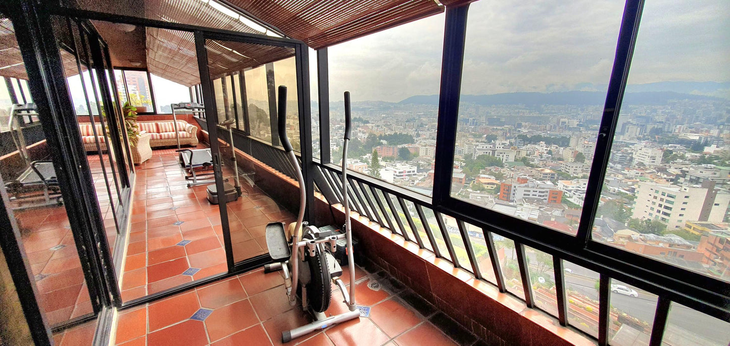 Se Vende Departamento en Conjunto Colinas del Pichincha - Av Occidental