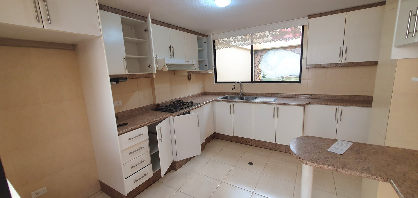 SE ARRIENDA DEPARTAMENTO EN PONCEANO