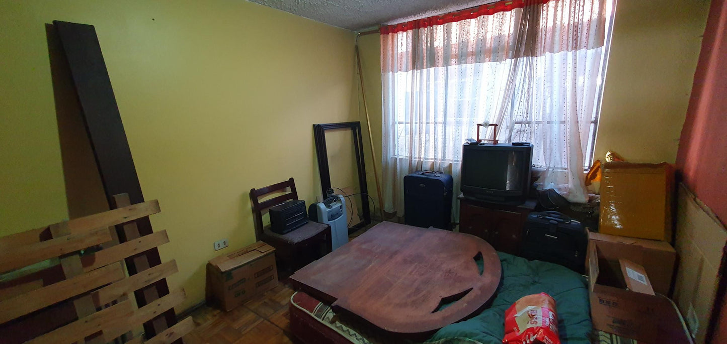 SE VENDE PROPIEDAD SECTOR AV. EL INCA Y AV. 6 DE DICIEMBRE.