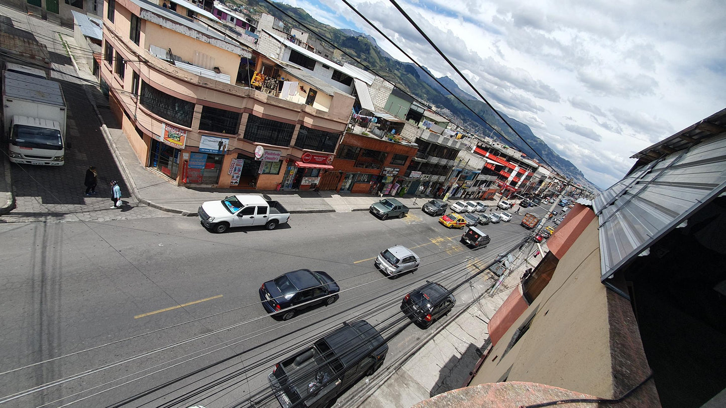 SE VENDE CASA SECTOR SUR DE QUITO - LA ECUATORIANA