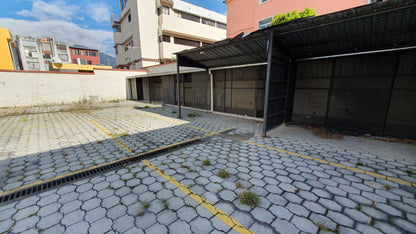 SE VENDE TERRENO SECTOR HOSPITAL BACA ORTIZ, A UNA CUADRA DE LA AV. 6 DE DICIEMBRE.