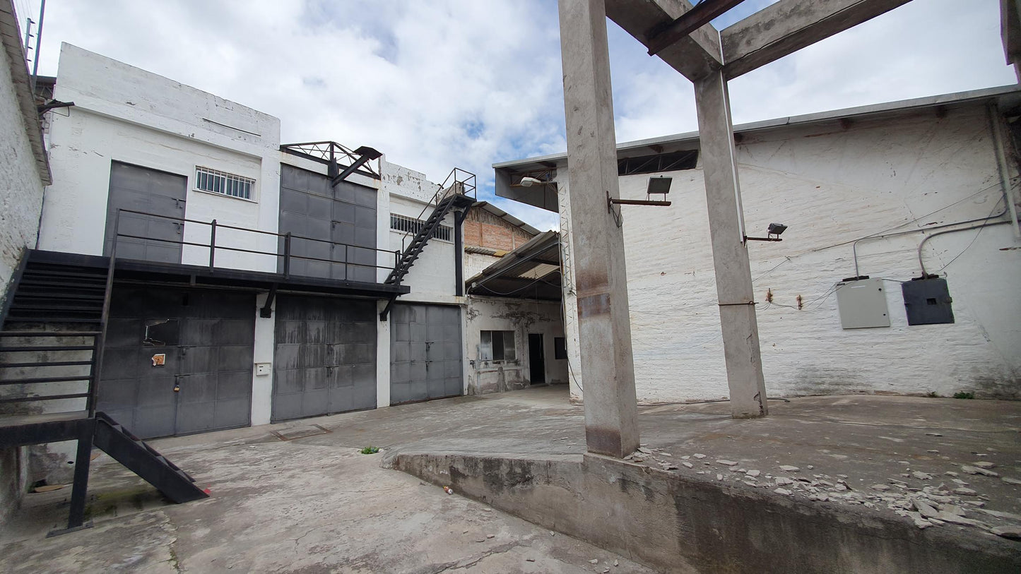 SE VENDE GALPON - BODEGA SECTOR MASTODONTES