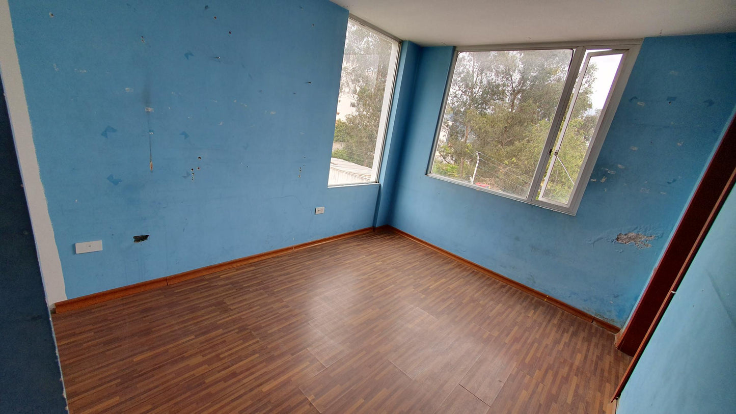 SE VENDE CASA DENTRO DE CONJUNTO EN EL CONDADO SECTOR MENA DEL HIERRO.