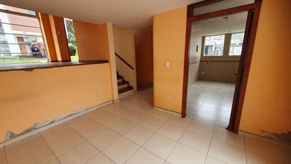 SE VENDE CASA DENTRO DE CONJUNTO EN EL CONDADO SECTOR MENA DEL HIERRO.