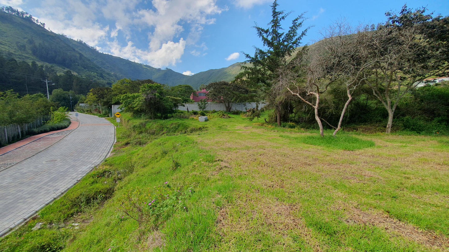 SE VENDE TERRENO EN TUMBACO DENTRO DEL CONJUNTO PACHOSALAS