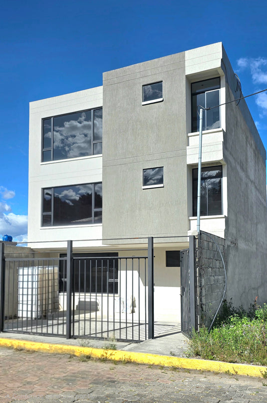 SE VENDE DEPARTAMENTO EN CONOCOTO - VALLE DE LOS CHILLOS