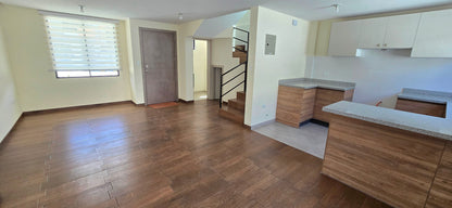 SE VENDE CASA EN SAN ANTONIO DE PICHINCHA-MITAD DEL MUNDO.