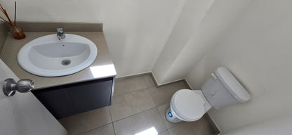 SE VENDE CASA EN SAN ANTONIO DE PICHINCHA-MITAD DEL MUNDO.