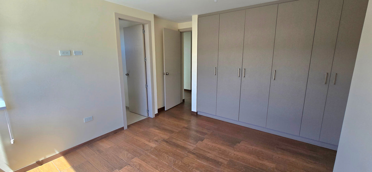 SE VENDE CASA EN SAN ANTONIO DE PICHINCHA-MITAD DEL MUNDO.
