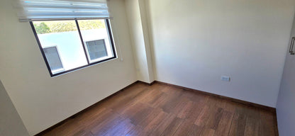 SE VENDE CASA EN SAN ANTONIO DE PICHINCHA-MITAD DEL MUNDO.