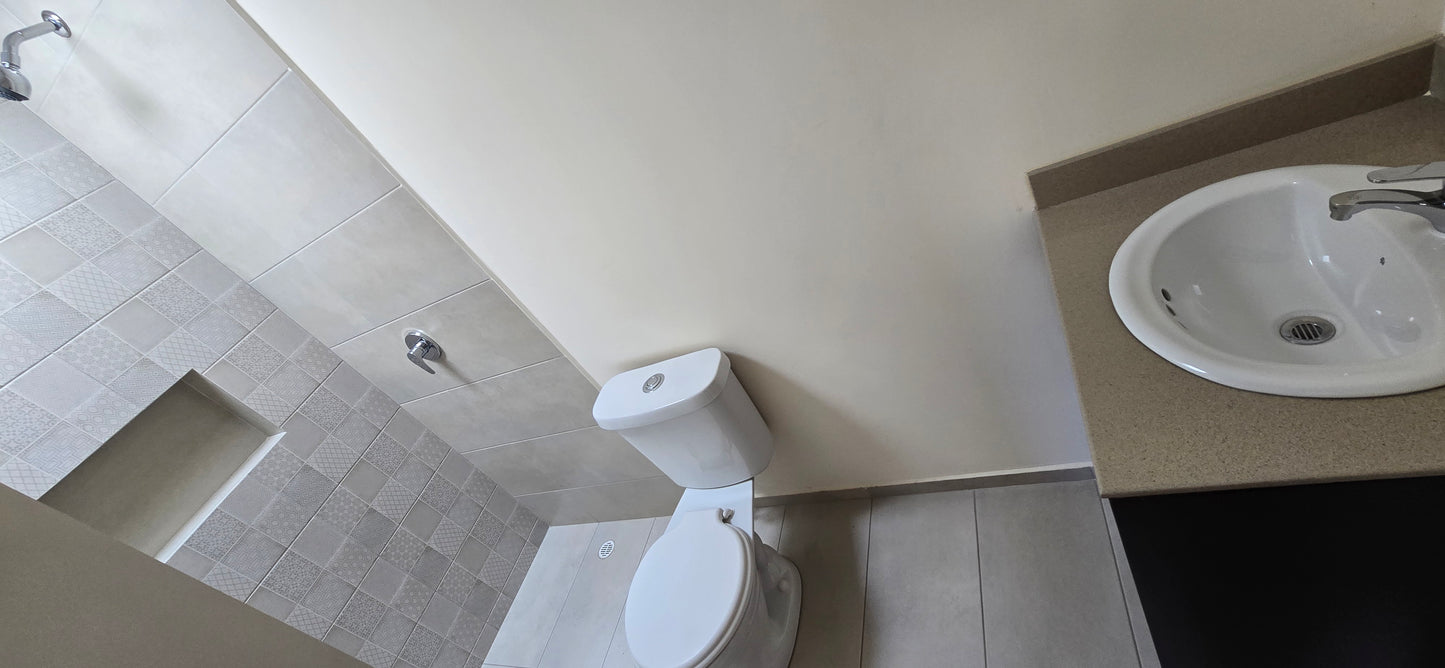 SE VENDE CASA EN SAN ANTONIO DE PICHINCHA-MITAD DEL MUNDO.