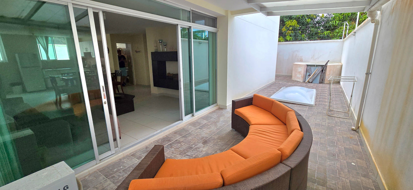 SE VENDE DEPARTAMENTO EN TONSUPA PROVINCIA DE ESMERALDAS.