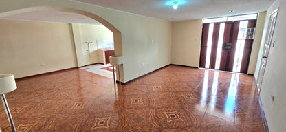SE VENDE CASA EN CALDERÓN