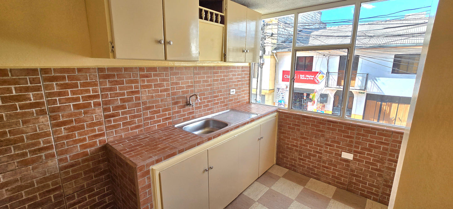 SE VENDE CASA EN CALDERÓN