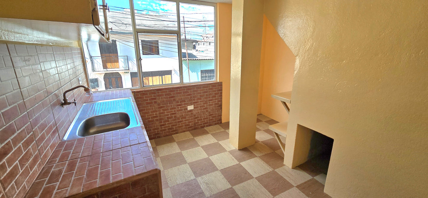 SE VENDE CASA EN CALDERÓN