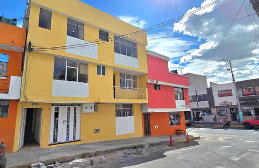 SE VENDE CASA EN CALDERÓN