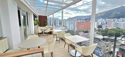 SE VENDE HOTEL SECTOR AV. 6 DE DICIEMBRE Y SAN IGNACIO