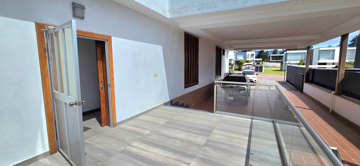SE VENDE CASA DENTRO DE CONJUNTO EN PUEMBO