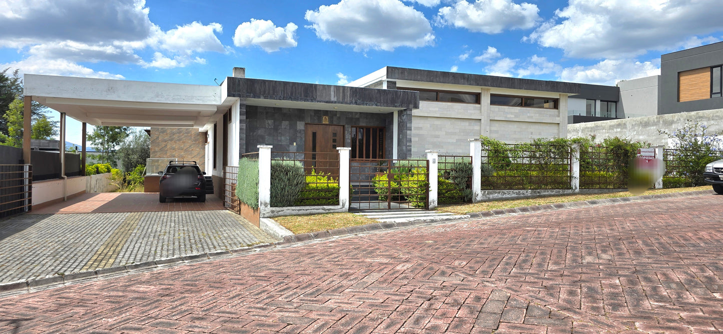 SE VENDE CASA DENTRO DE CONJUNTO EN PUEMBO