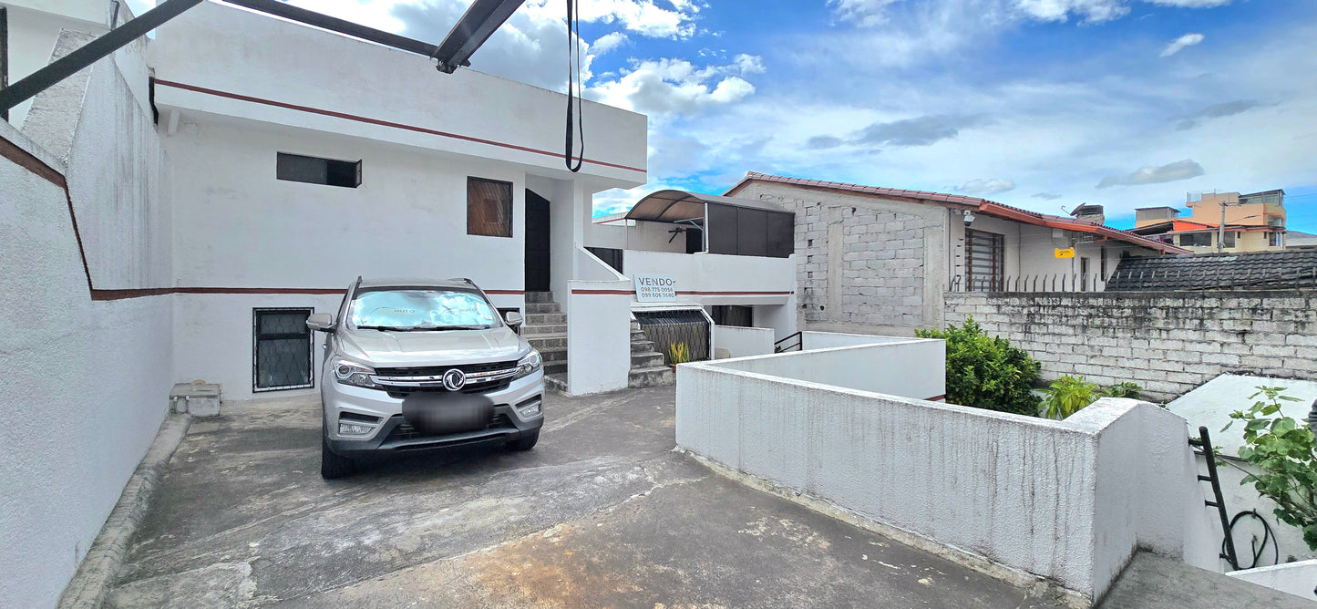 SE VENDE CASA INDEPENDIENTE SECTOR PONCEANO - CERCA DEL SUPERMAXI