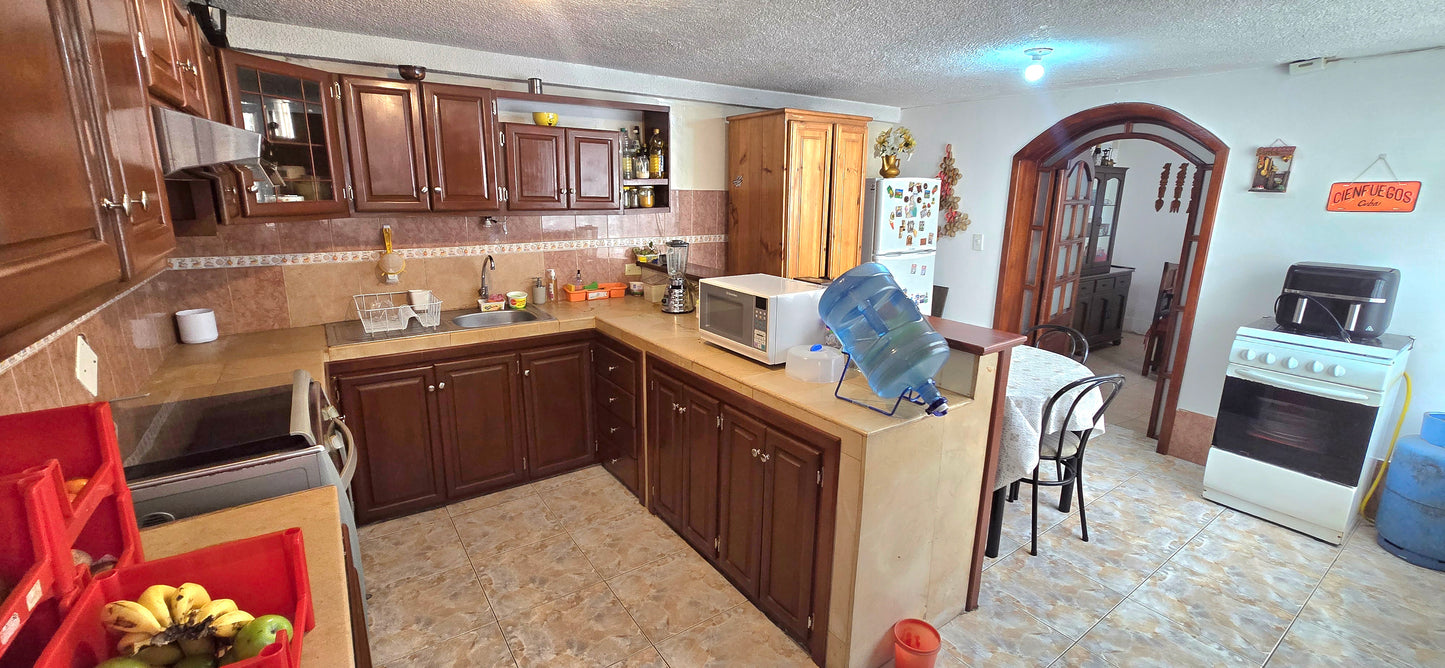 SE VENDE CASA INDEPENDIENTE SECTOR PONCEANO - CERCA DEL SUPERMAXI