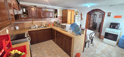 SE VENDE CASA INDEPENDIENTE SECTOR PONCEANO - CERCA DEL SUPERMAXI