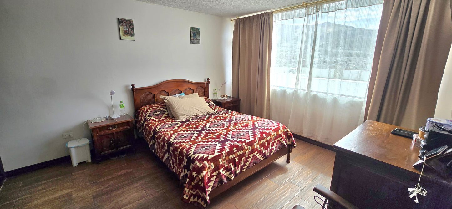 SE VENDE CASA INDEPENDIENTE SECTOR PONCEANO - CERCA DEL SUPERMAXI