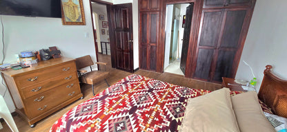 SE VENDE CASA INDEPENDIENTE SECTOR PONCEANO - CERCA DEL SUPERMAXI