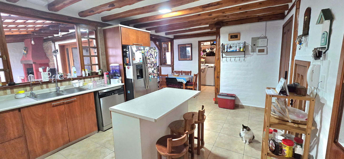 SE VENDE CASA SECTOR TUMBACO - LA MORITA.