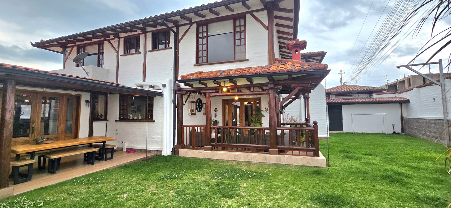 SE VENDE CASA SECTOR TUMBACO - LA MORITA.