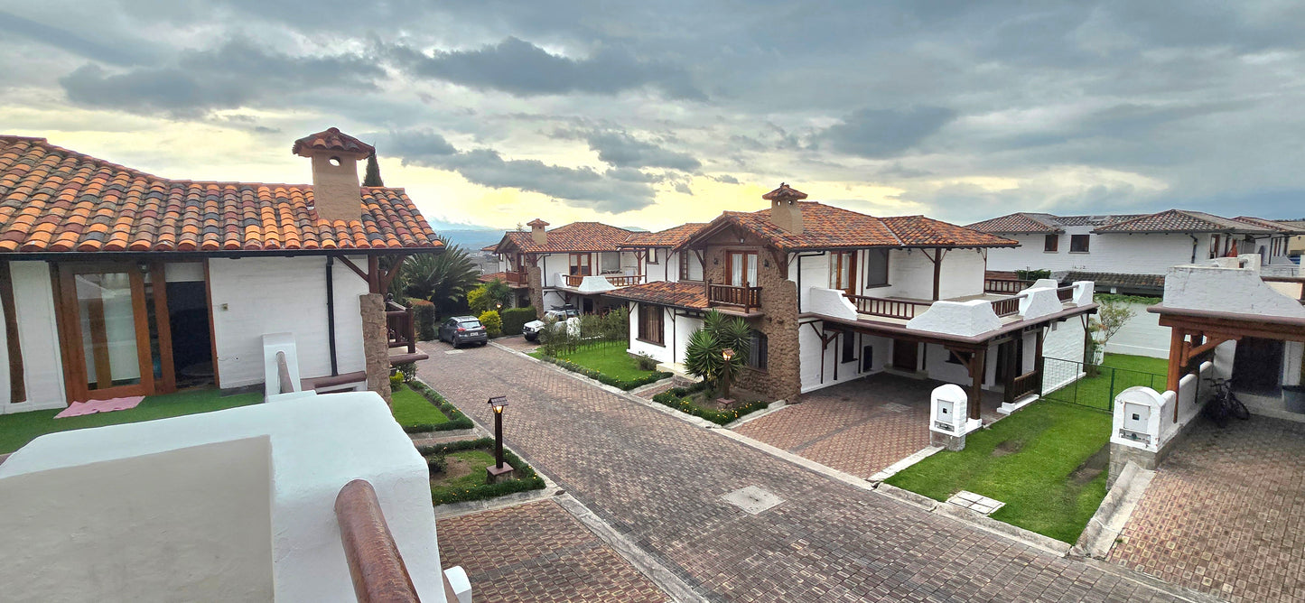 SE VENDE CASA SECTOR TUMBACO - LA MORITA.