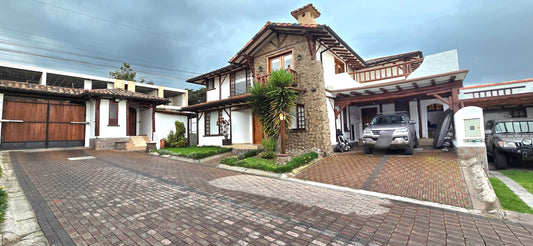 SE VENDE CASA SECTOR TUMBACO - LA MORITA.