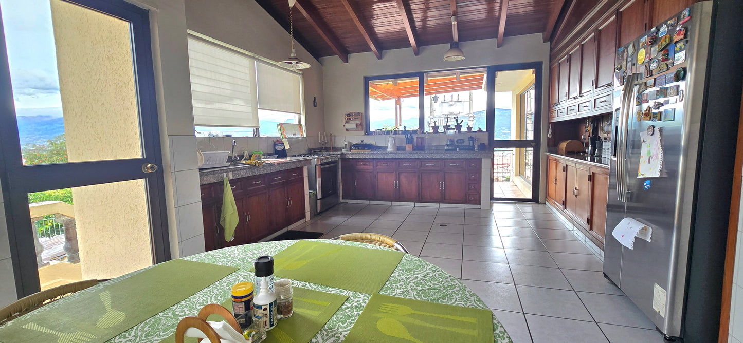 SE VENDE CASA SECTOR MIRAVALLE 2