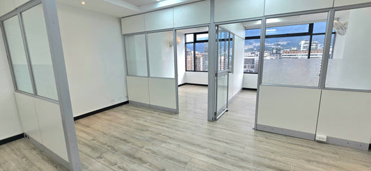 SE ARRIENDA OFICINA SECTOR PORTUGAL Y AV. 6 DE DICIEMBRE