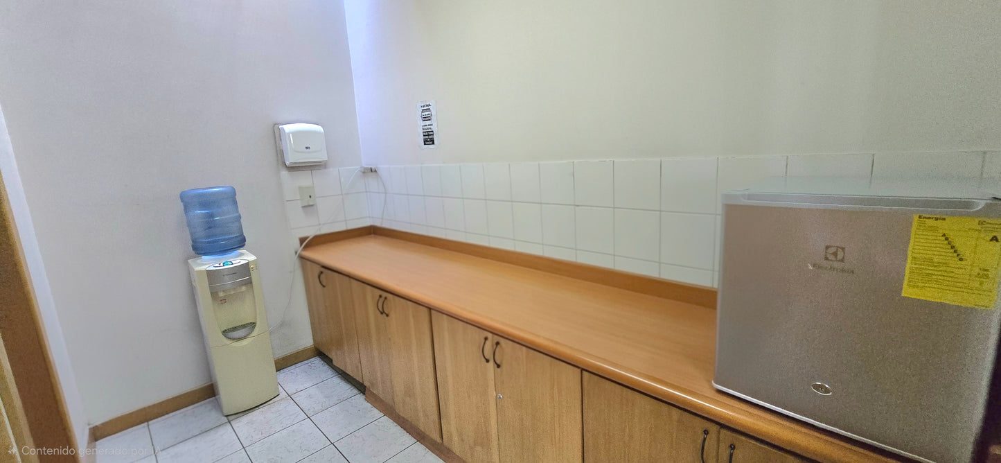 SE VENDE BODEGAS CON OFICINAS SECTOR EL CONDADO.