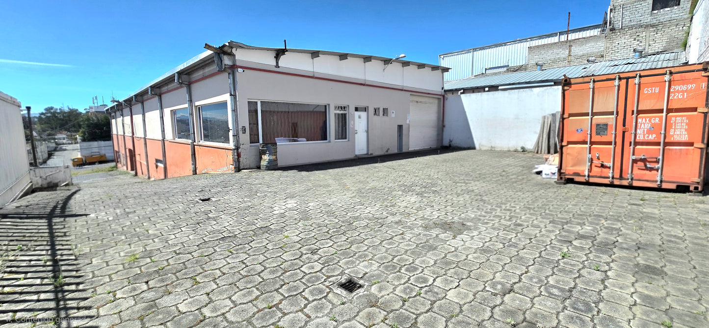 SE VENDE BODEGAS CON OFICINAS SECTOR EL CONDADO.