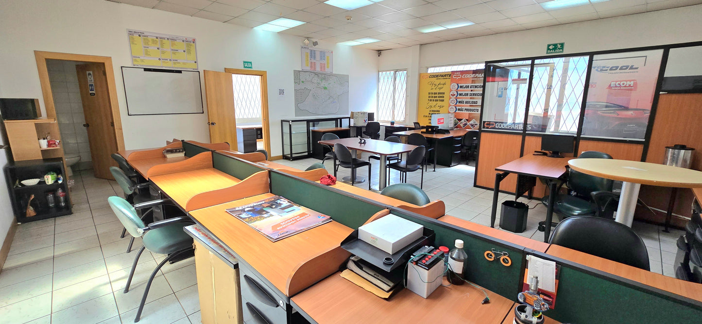 SE VENDE BODEGAS CON OFICINAS SECTOR EL CONDADO.