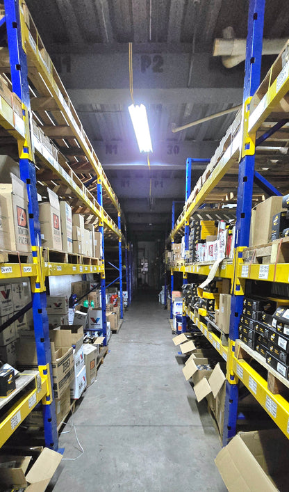 SE VENDE BODEGAS CON OFICINAS SECTOR EL CONDADO.