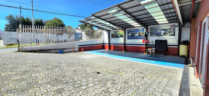 SE VENDE BODEGAS CON OFICINAS SECTOR EL CONDADO.