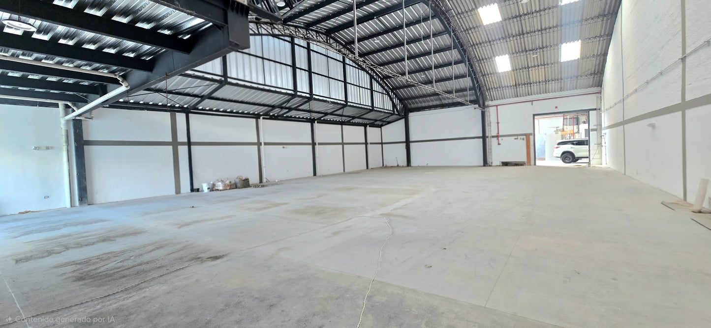 SE ARRIENDA GALPÓN O BODEGA SECTOR CARCELEN INDUSTRIAL,  PANAMERICANA NORTE