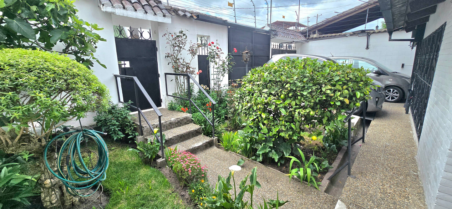 SE VENDE CASA SECTOR LA KENNEDY