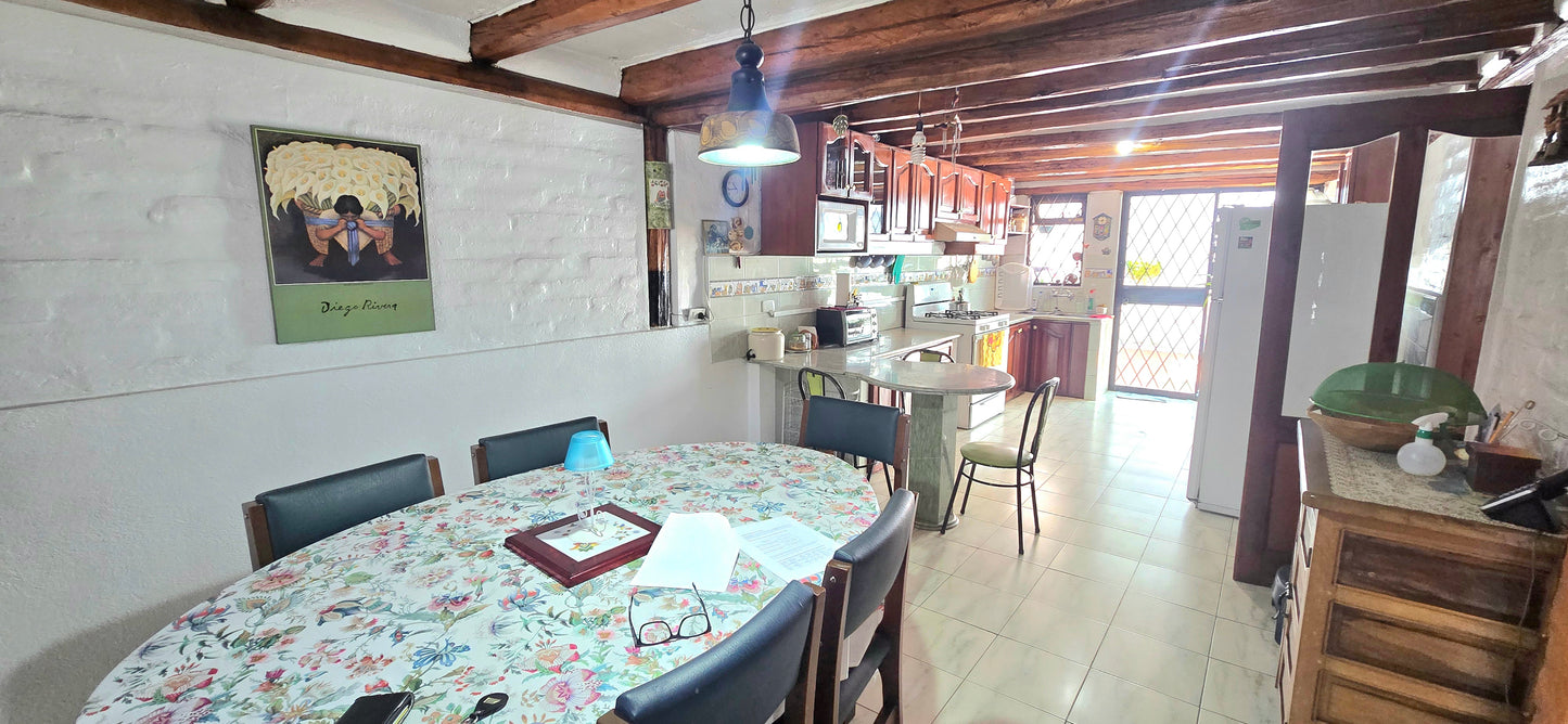 SE VENDE CASA EN CALDERÓN