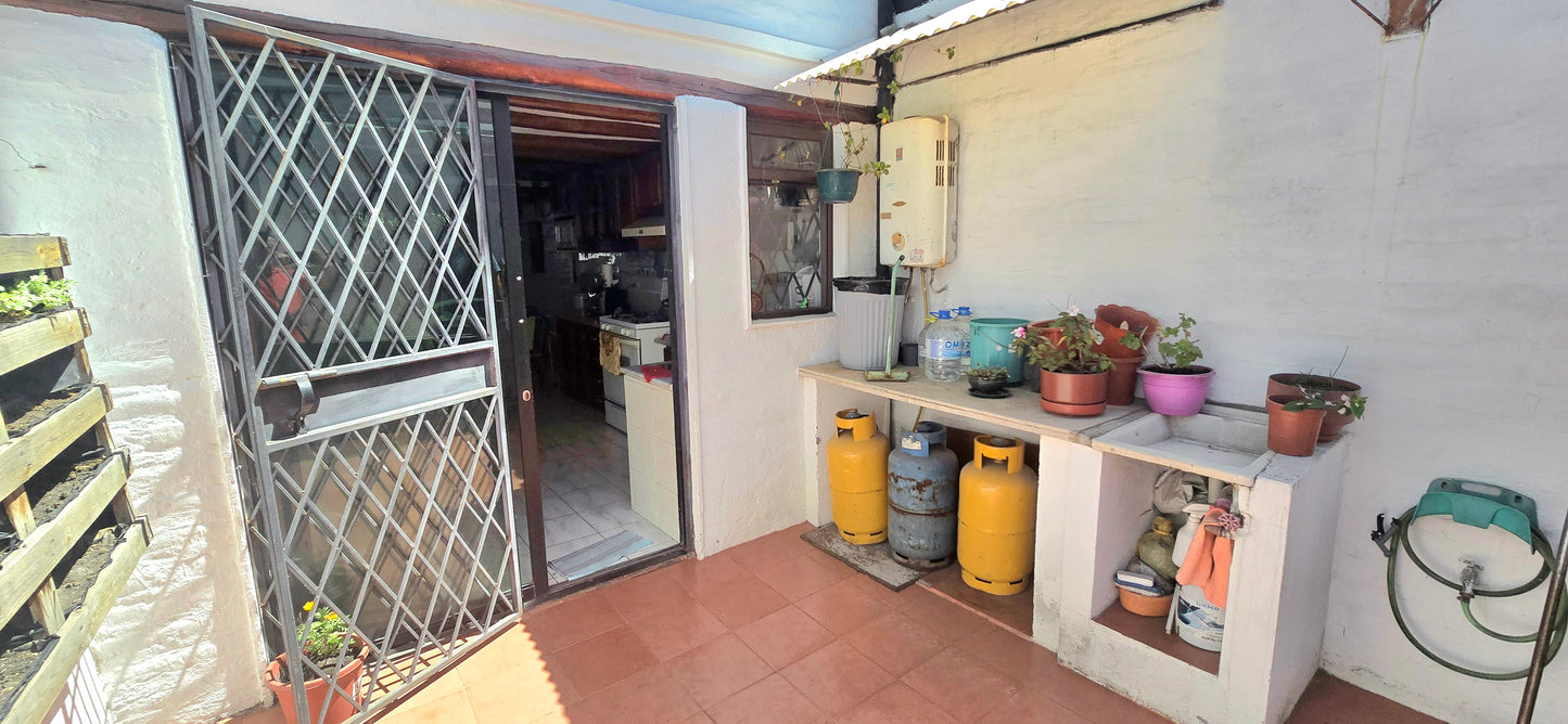 SE VENDE CASA EN CALDERÓN